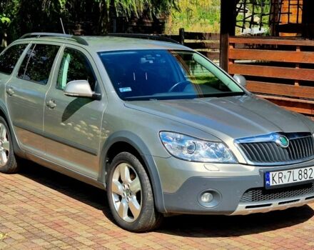 Бежевий Шкода Octavia Scout, об'ємом двигуна 2 л та пробігом 254 тис. км за 2800 $, фото 1 на Automoto.ua
