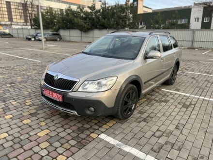 Бежевий Шкода Octavia Scout, об'ємом двигуна 2 л та пробігом 283 тис. км за 10950 $, фото 1 на Automoto.ua