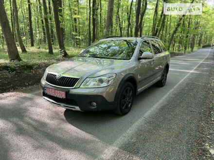 Бежевий Шкода Octavia Scout, об'ємом двигуна 2 л та пробігом 284 тис. км за 11600 $, фото 1 на Automoto.ua