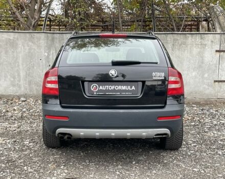 Чорний Шкода Octavia Scout, об'ємом двигуна 2 л та пробігом 218 тис. км за 6790 $, фото 8 на Automoto.ua