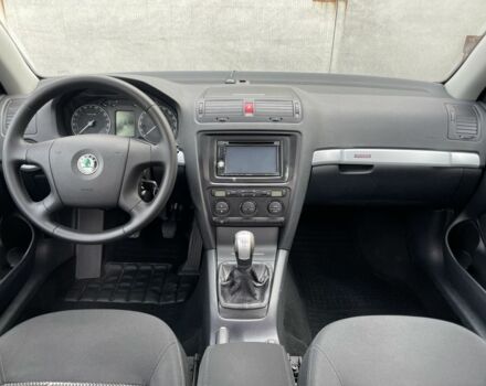Чорний Шкода Octavia Scout, об'ємом двигуна 2 л та пробігом 218 тис. км за 6790 $, фото 20 на Automoto.ua