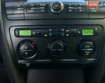 Чорний Шкода Octavia Scout, об'ємом двигуна 2 л та пробігом 312 тис. км за 6500 $, фото 13 на Automoto.ua