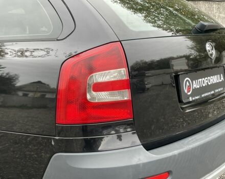 Чорний Шкода Octavia Scout, об'ємом двигуна 2 л та пробігом 218 тис. км за 6790 $, фото 7 на Automoto.ua