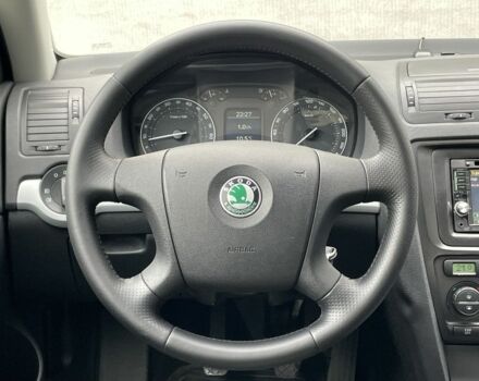 Чорний Шкода Octavia Scout, об'ємом двигуна 2 л та пробігом 218 тис. км за 6790 $, фото 17 на Automoto.ua