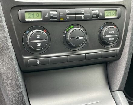 Чорний Шкода Octavia Scout, об'ємом двигуна 2 л та пробігом 218 тис. км за 6790 $, фото 16 на Automoto.ua