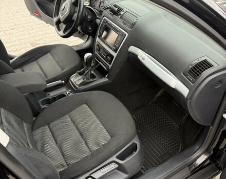 Черный Шкода Октавия Скаут, объемом двигателя 1.97 л и пробегом 210 тыс. км за 10800 $, фото 41 на Automoto.ua