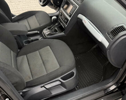 Черный Шкода Октавия Скаут, объемом двигателя 1.97 л и пробегом 210 тыс. км за 10800 $, фото 38 на Automoto.ua