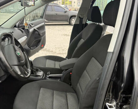 Черный Шкода Октавия Скаут, объемом двигателя 1.97 л и пробегом 210 тыс. км за 10800 $, фото 33 на Automoto.ua