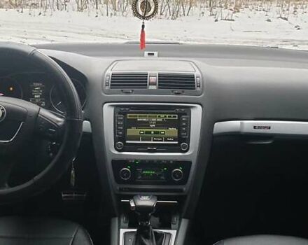Черный Шкода Октавия Скаут, объемом двигателя 2 л и пробегом 268 тыс. км за 11000 $, фото 2 на Automoto.ua
