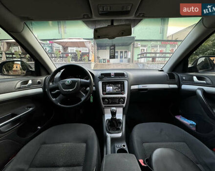 Шкода Октавия Скаут 2011 в Сокинянах на Automoto.ua Черный Шкода Октавия Скаут, объемом двигателя 2 л и пробегом 306 тыс. км за 10499 $, фото 21 на Automoto.ua