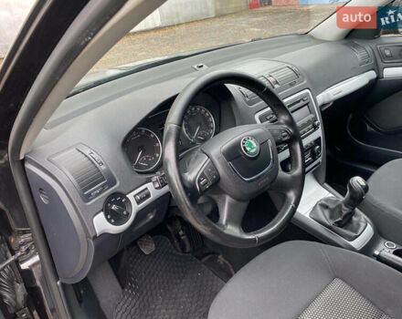 Черный Шкода Октавия Скаут, объемом двигателя 1.8 л и пробегом 217 тыс. км за 7800 $, фото 26 на Automoto.ua