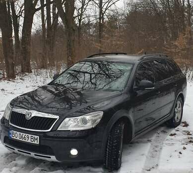 Черный Шкода Октавия Скаут, объемом двигателя 2 л и пробегом 268 тыс. км за 11000 $, фото 7 на Automoto.ua