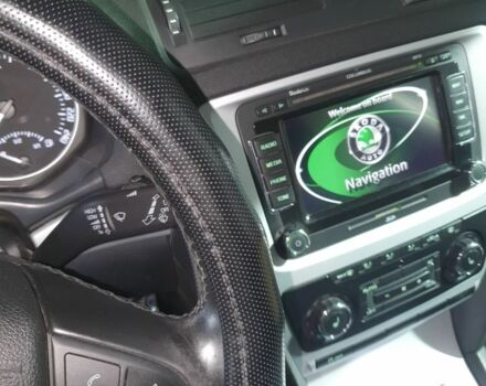 Черный Шкода Октавия Скаут, объемом двигателя 2 л и пробегом 240 тыс. км за 12000 $, фото 2 на Automoto.ua