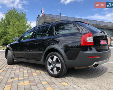 Чорний Шкода Octavia Scout, об'ємом двигуна 2 л та пробігом 285 тис. км за 12200 $, фото 8 на Automoto.ua