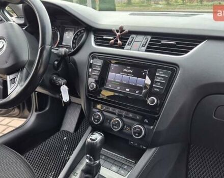 Чорний Шкода Octavia Scout, об'ємом двигуна 2 л та пробігом 295 тис. км за 14900 $, фото 60 на Automoto.ua