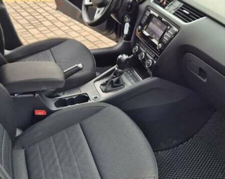 Чорний Шкода Octavia Scout, об'ємом двигуна 2 л та пробігом 295 тис. км за 14900 $, фото 53 на Automoto.ua