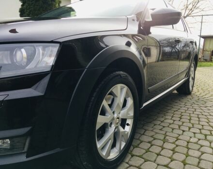 Чорний Шкода Octavia Scout, об'ємом двигуна 2 л та пробігом 235 тис. км за 17361 $, фото 4 на Automoto.ua