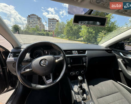 Черный Шкода Октавия Скаут, объемом двигателя 1.97 л и пробегом 301 тыс. км за 13500 $, фото 11 на Automoto.ua