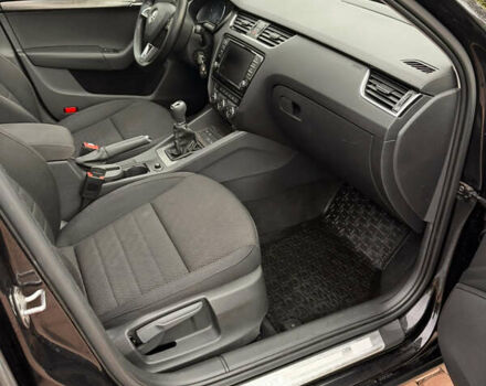 Шкода Octavia Scout 2015 у Луцьку на Automoto.ua Чорний Шкода Octavia Scout, об'ємом двигуна 2 л та пробігом 292 тис. км за 14999 $, фото 12 на Automoto.ua