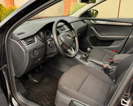 Чорний Шкода Octavia Scout, об'ємом двигуна 2 л та пробігом 292 тис. км за 15199 $, фото 11 на Automoto.ua