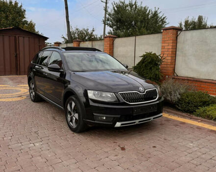 Шкода Octavia Scout 2015 у Луцьку на Automoto.ua Чорний Шкода Octavia Scout, об'ємом двигуна 2 л та пробігом 292 тис. км за 14999 $, фото 3 на Automoto.ua