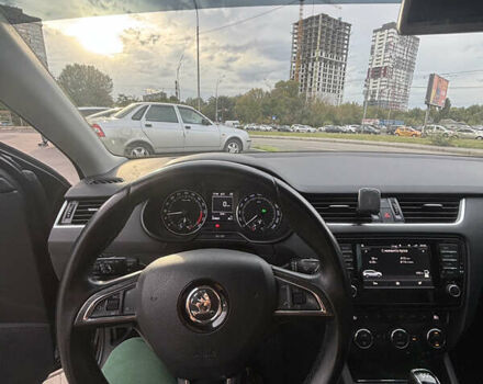 Шкода Октавия Скаут 2016 в Киеве на Automoto.ua Черный Шкода Октавия Скаут, объемом двигателя 2 л и пробегом 338 тыс. км за 15300 $, фото 12 на Automoto.ua