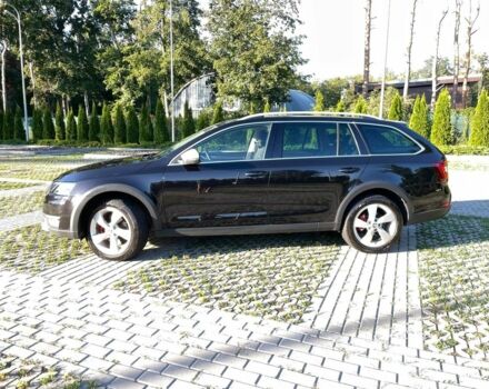 Чорний Шкода Octavia Scout, об'ємом двигуна 2 л та пробігом 255 тис. км за 16800 $, фото 1 на Automoto.ua
