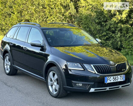 Чорний Шкода Octavia Scout, об'ємом двигуна 2 л та пробігом 210 тис. км за 18500 $, фото 10 на Automoto.ua