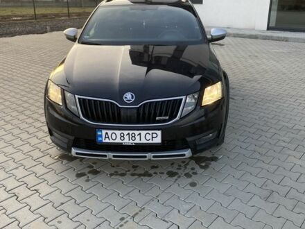 Черный Шкода Октавия Скаут, объемом двигателя 2 л и пробегом 260 тыс. км за 18600 $, фото 1 на Automoto.ua