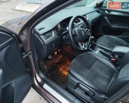 Коричневий Шкода Octavia Scout, об'ємом двигуна 1.97 л та пробігом 281 тис. км за 13200 $, фото 14 на Automoto.ua