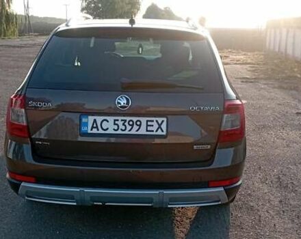 Коричневый Шкода Октавия Скаут, объемом двигателя 2 л и пробегом 257 тыс. км за 15900 $, фото 23 на Automoto.ua