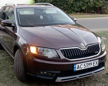 Коричневый Шкода Октавия Скаут, объемом двигателя 2 л и пробегом 257 тыс. км за 15900 $, фото 3 на Automoto.ua