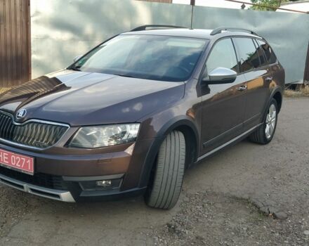 Коричневый Шкода Октавия Скаут, объемом двигателя 2 л и пробегом 327 тыс. км за 13500 $, фото 1 на Automoto.ua