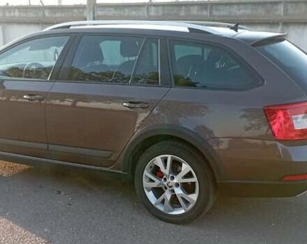 Коричневый Шкода Октавия Скаут, объемом двигателя 2 л и пробегом 257 тыс. км за 15900 $, фото 24 на Automoto.ua
