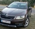Коричневый Шкода Октавия Скаут, объемом двигателя 2 л и пробегом 257 тыс. км за 15900 $, фото 1 на Automoto.ua
