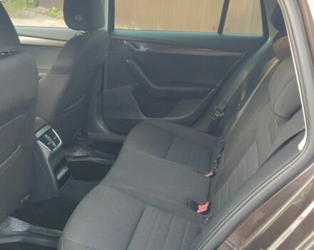 Коричневый Шкода Октавия Скаут, объемом двигателя 2 л и пробегом 327 тыс. км за 13500 $, фото 8 на Automoto.ua