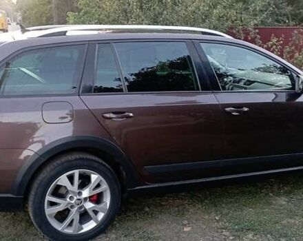 Коричневый Шкода Октавия Скаут, объемом двигателя 2 л и пробегом 257 тыс. км за 15900 $, фото 4 на Automoto.ua