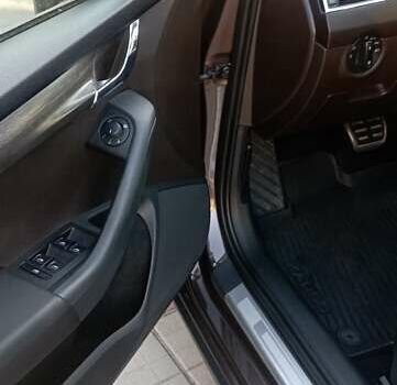 Коричневый Шкода Октавия Скаут, объемом двигателя 2 л и пробегом 257 тыс. км за 15900 $, фото 43 на Automoto.ua