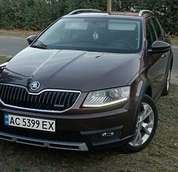 Коричневый Шкода Октавия Скаут, объемом двигателя 2 л и пробегом 257 тыс. км за 15900 $, фото 30 на Automoto.ua