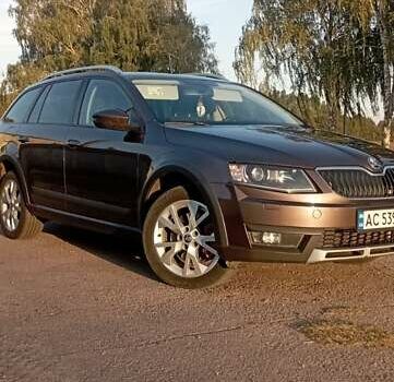 Коричневый Шкода Октавия Скаут, объемом двигателя 2 л и пробегом 257 тыс. км за 15900 $, фото 28 на Automoto.ua