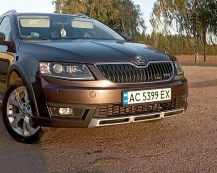 Коричневый Шкода Октавия Скаут, объемом двигателя 2 л и пробегом 257 тыс. км за 15900 $, фото 2 на Automoto.ua