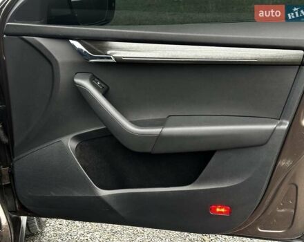 Коричневый Шкода Октавия Скаут, объемом двигателя 1.97 л и пробегом 231 тыс. км за 19699 $, фото 41 на Automoto.ua