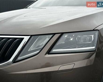 Коричневый Шкода Октавия Скаут, объемом двигателя 1.97 л и пробегом 231 тыс. км за 19699 $, фото 3 на Automoto.ua