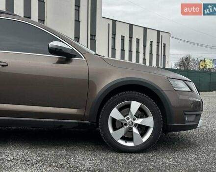 Коричневый Шкода Октавия Скаут, объемом двигателя 1.97 л и пробегом 231 тыс. км за 19699 $, фото 15 на Automoto.ua