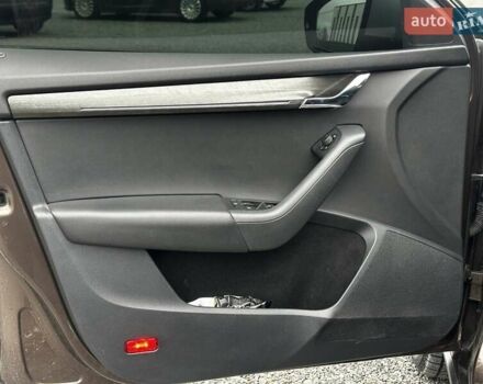 Коричневый Шкода Октавия Скаут, объемом двигателя 1.97 л и пробегом 231 тыс. км за 19699 $, фото 17 на Automoto.ua