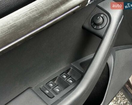 Коричневый Шкода Октавия Скаут, объемом двигателя 1.97 л и пробегом 231 тыс. км за 19699 $, фото 18 на Automoto.ua