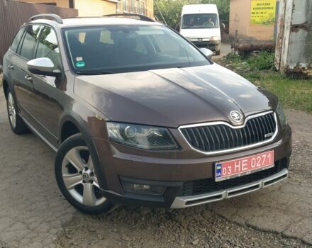 Коричневый Шкода Октавия Скаут, объемом двигателя 2 л и пробегом 327 тыс. км за 13500 $, фото 1 на Automoto.ua