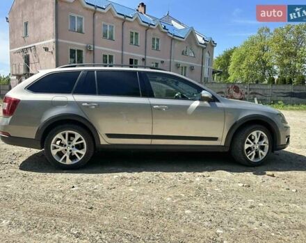 Коричневый Шкода Октавия Скаут, объемом двигателя 2 л и пробегом 238 тыс. км за 15500 $, фото 1 на Automoto.ua