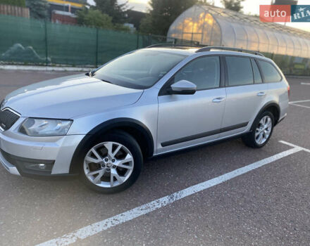 Шкода Октавия Скаут, объемом двигателя 2 л и пробегом 307 тыс. км за 14900 $, фото 4 на Automoto.ua