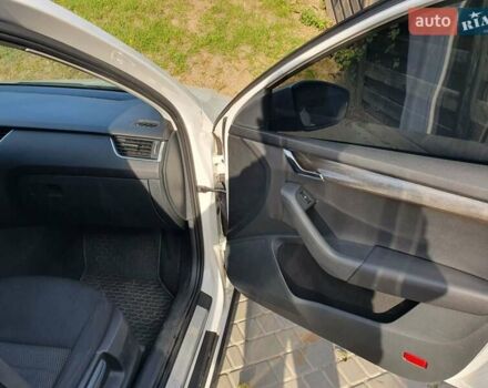 Шкода Октавия Скаут, объемом двигателя 2 л и пробегом 250 тыс. км за 14300 $, фото 13 на Automoto.ua